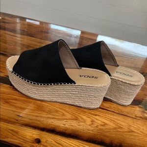 Size 10 platform type sandals